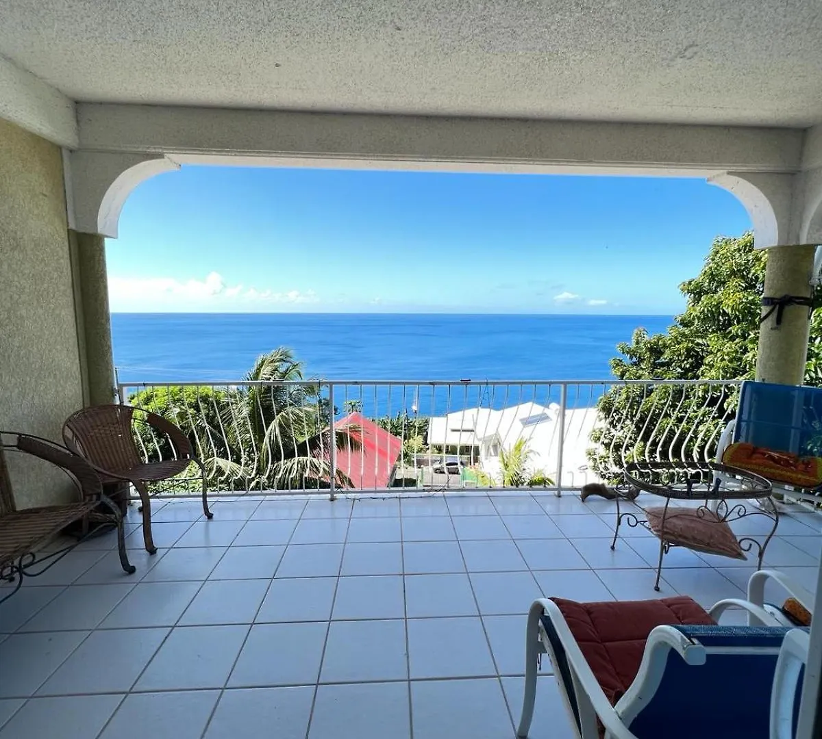 Castle Comfort Seaview Deluxe Apartment Roseau
