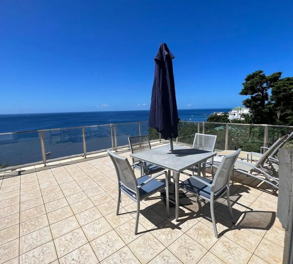 Castle Comfort Seaview Deluxe Apartment Roseau 0*,  Dominica