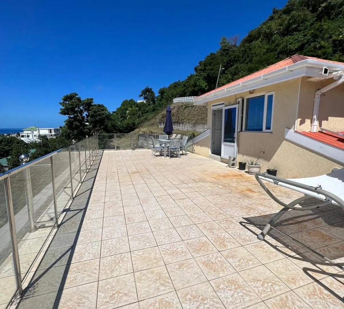 Castle Comfort Seaview Deluxe Apartment Roseau