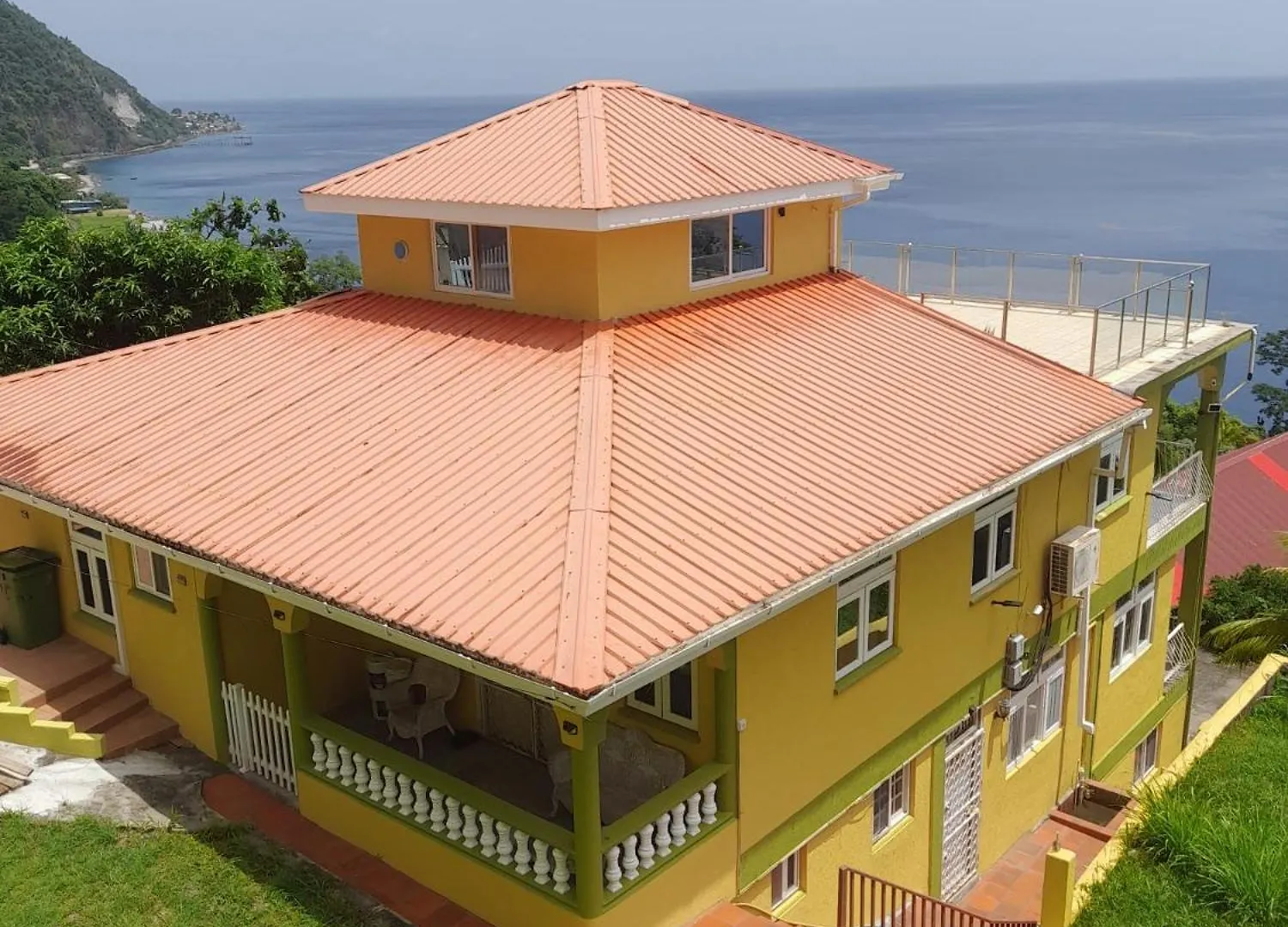 Castle Comfort Seaview Deluxe Apartment Roseau Dominica